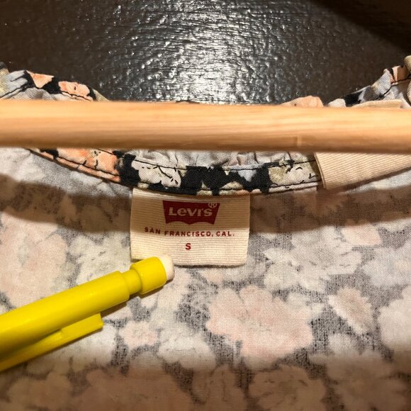 Levi’s Vanessa Floral Puff Sleeve Crop Top - Small - Picture 5 of 6